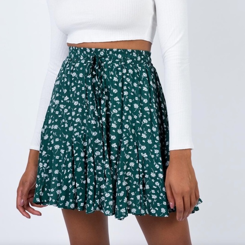 mini skirt